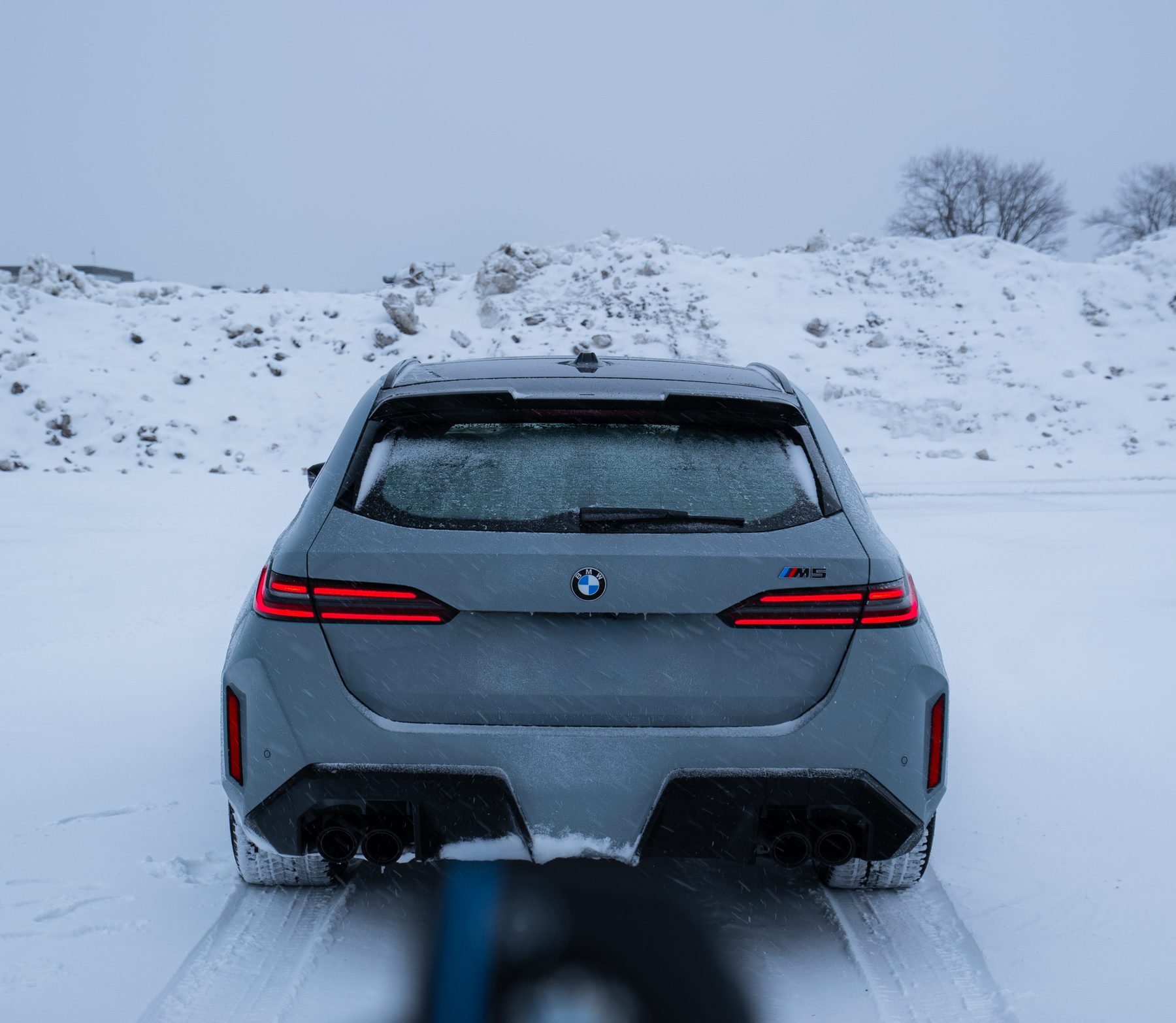 BMW M5 Touring in snow, Québec